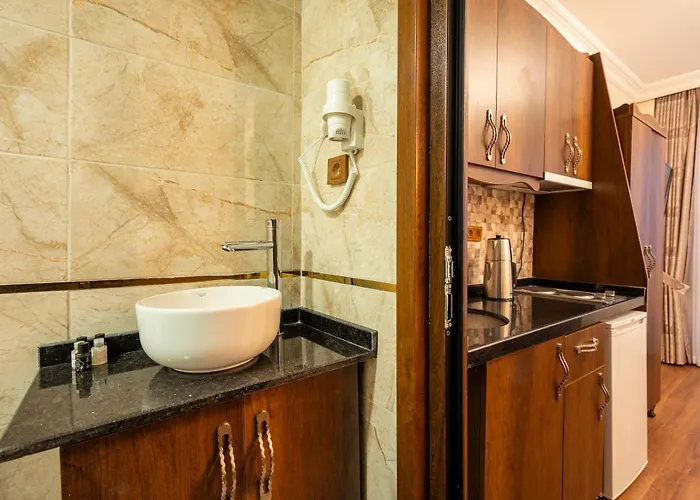 Harbor House Aparthotel 3*